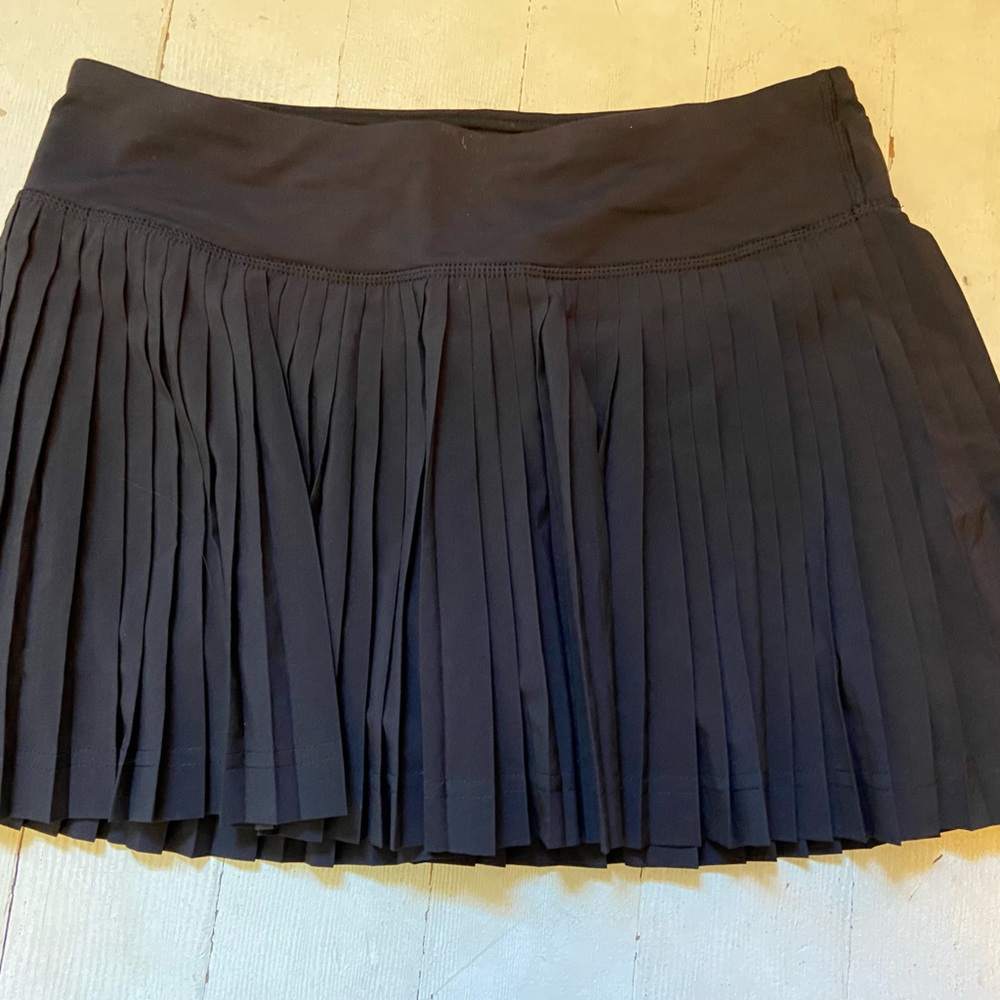Lululemon pleat to street skirt size 4